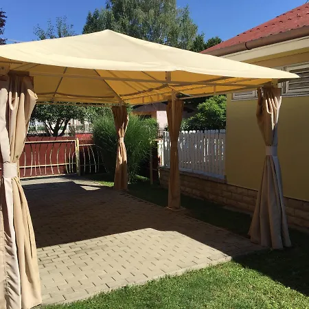 Gunarasi Jacuzzival Villa *