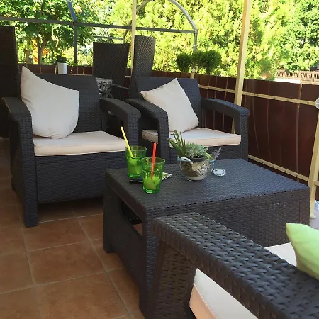 Gunarasi Jacuzzival Villa