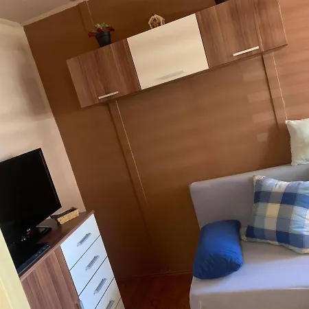 Gunarasi Jacuzzival Villa *