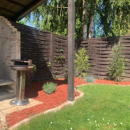 Gunarasi Jacuzzival Villa Dombovar